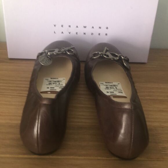 NIB Vera Wang Leather Libbie Cafe Calf Flats - 10 - Picture 4 of 8